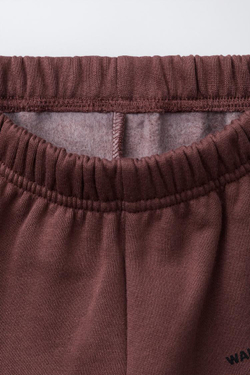 ZARA КОМПЛЕКТ ИЗ ТОЛСТОВКИ И ДЖОГГЕРОВ С ПРИНТОМ MICKEY MOUSE © DISNEY, БУРГУНДИ