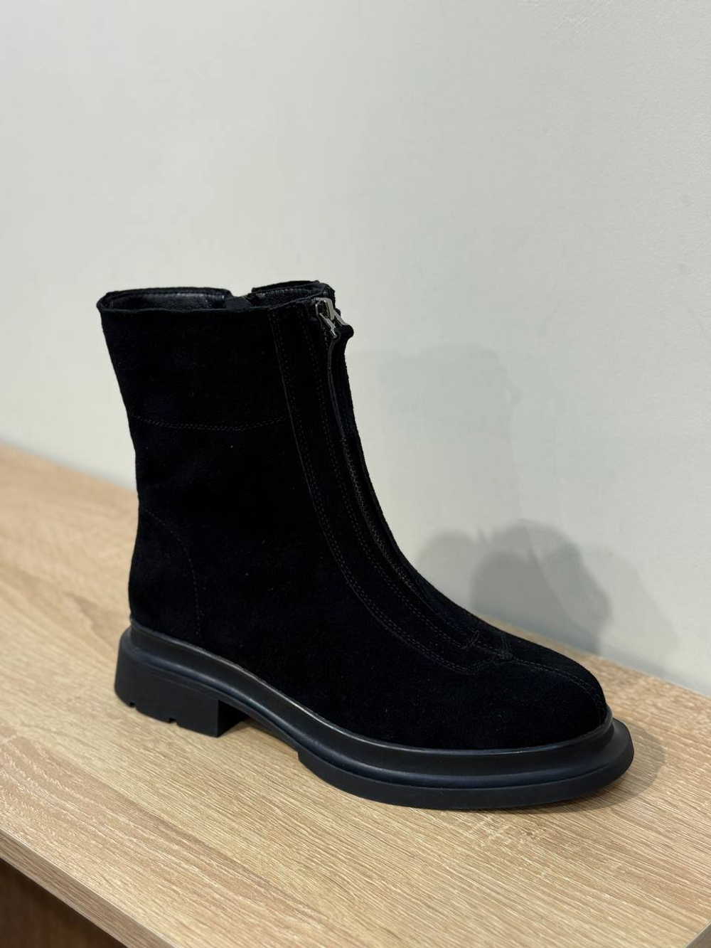 Ботинки из натуральной замши