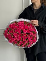 Гранд-букет из ярких, кустовых пионовидных роз