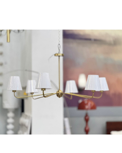 Элегантная люстра в латунном исполнении с текстильными абажурами