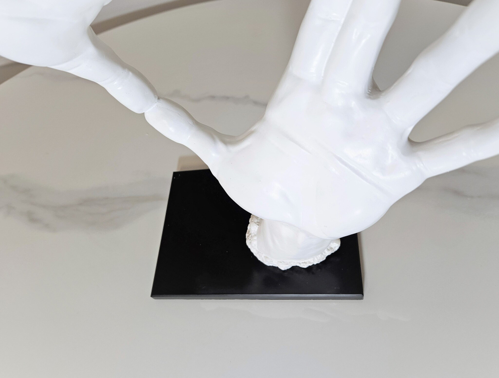 Статуэтка Human Hands