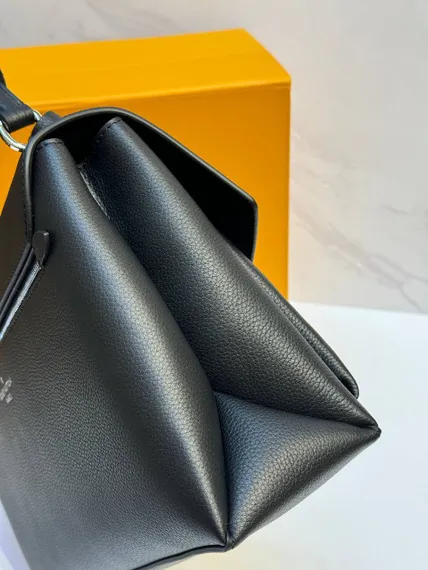 Сумка Louis Vuitton Mylockme черный