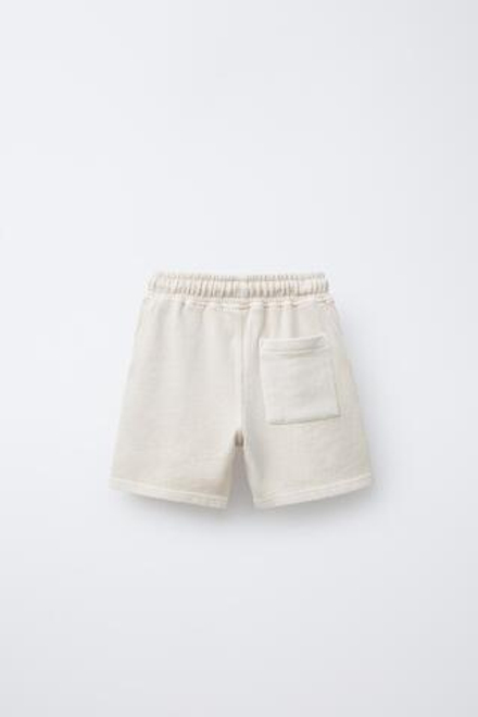 ZARA ШОРТЫ ИЗ МЯГКОЙ ТКАНИ С НАШИВКОЙ, ЭКРЮ