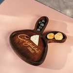 Менажница из кедра для подачи блюд и закусок с гравировкой "Слушай сердце"