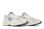 Кроссовки New Balance Teddy Madenb 990 V3