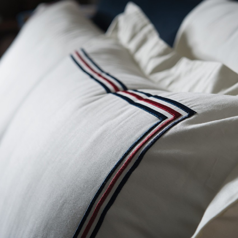 Комплект постельного белья Toscana слоновая кость с красно-синей вышивкой от Casual Avenue Турция