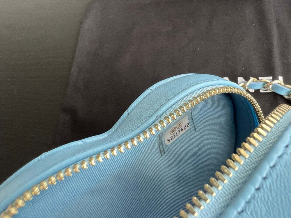 Chanel Heart Bag 11 cm