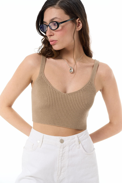 Брюки-дудочки с защипами, экокожа черный