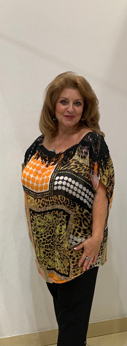 Легкий цветной блузон с черной отделой