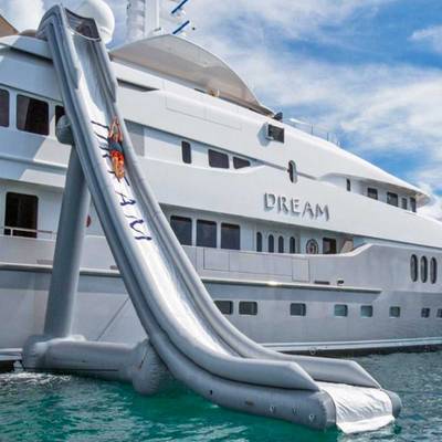 Надувная прямая плавающая горка для лодок, яхт «Драйв» с опорой, 11*2*7 м