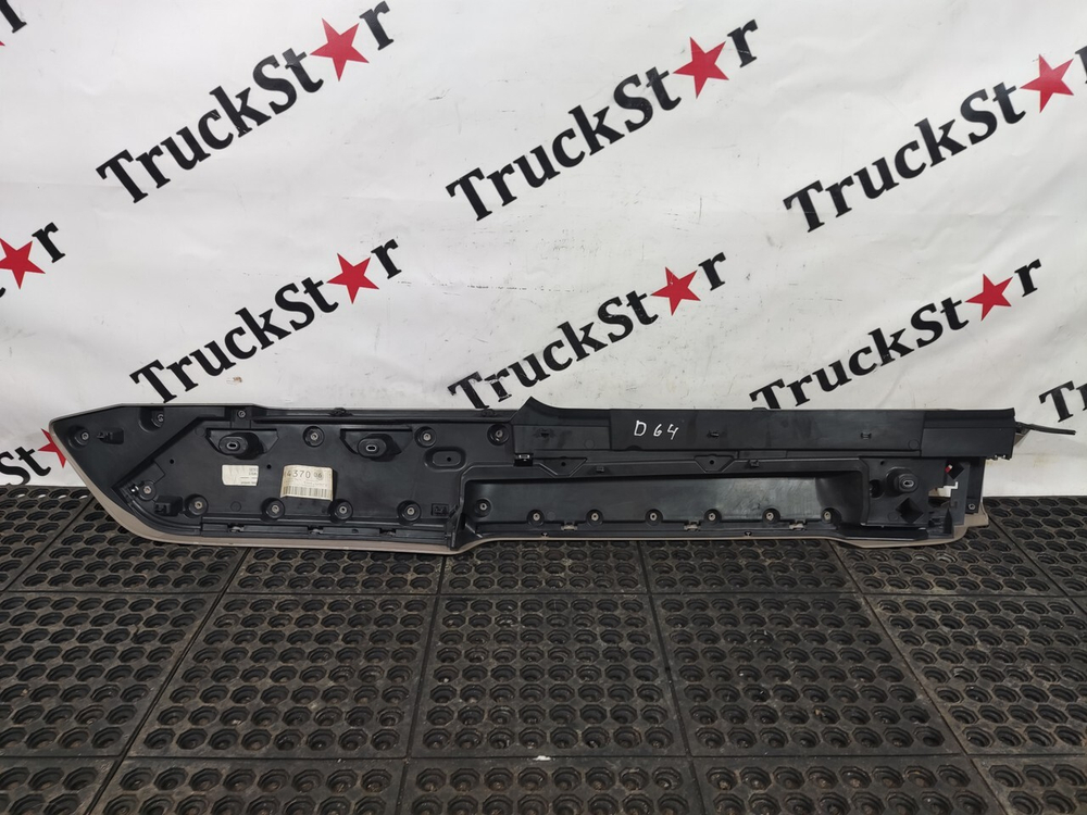 Накладка потолка левая 2023г