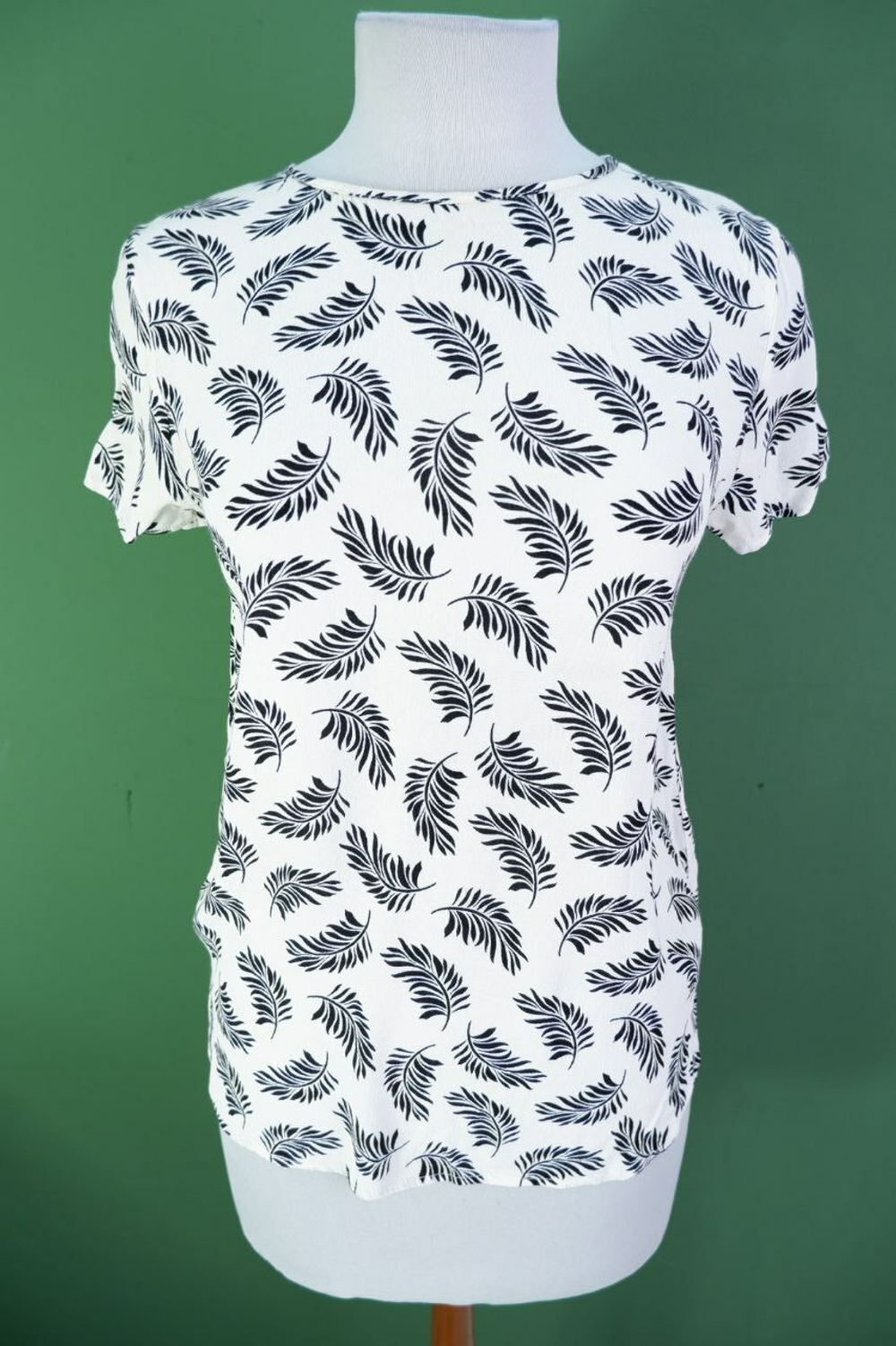 Футболка H&M из вискозы повседневная 42 размер