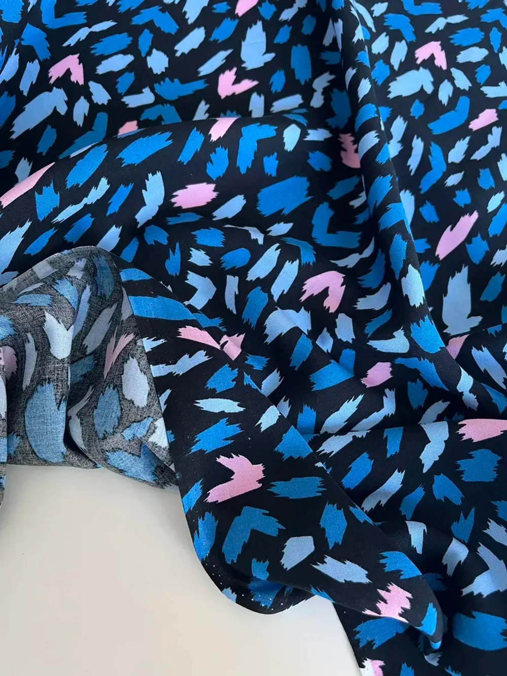 Ткань штапель для шитья 2,5 м плательная вискоза