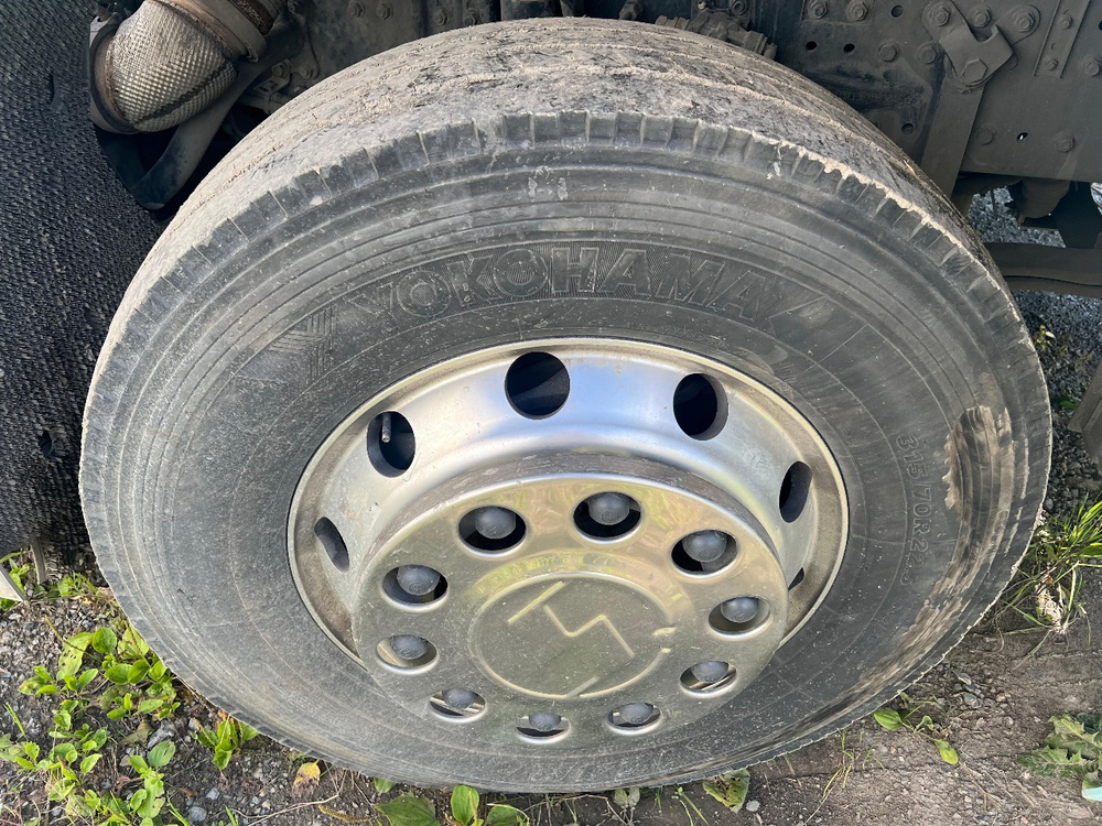 Shacman (Shaanxi) SX* 4x2 Седельный тягач SX4188YY381 (Дизельный, 12,5 л, 473 л.с., АТ)