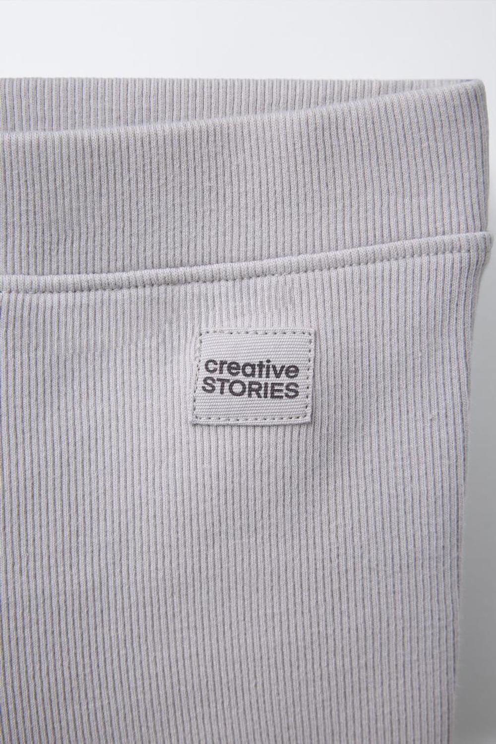 ZARA ЛЕГИНСЫ В РУБЧИК С НАШИВКОЙ, ЖЕМЧУЖНО-СЕРЫЙ