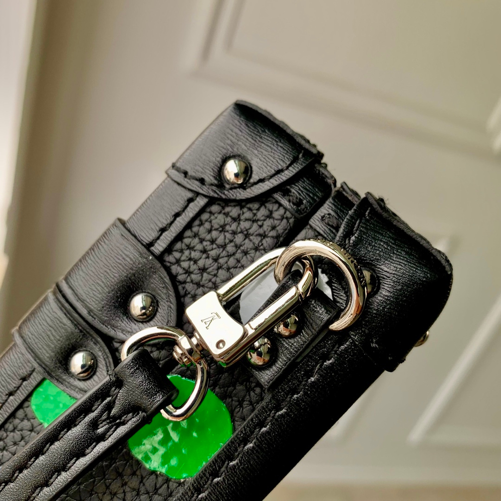 Louis Vuitton Petite Malle