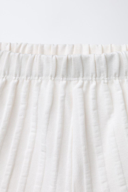 ZARA КОМПЛЕКТ ИЗ ФУТБОЛКИ И ШОРТ, ЭКРЮ