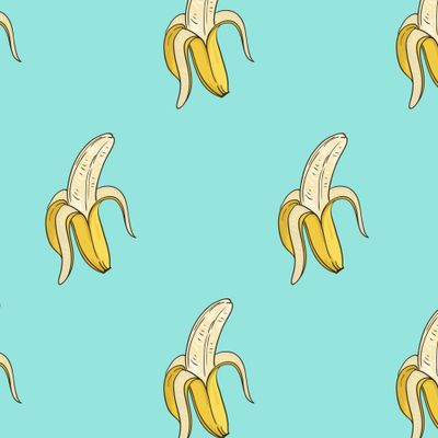 Бананы на голубом