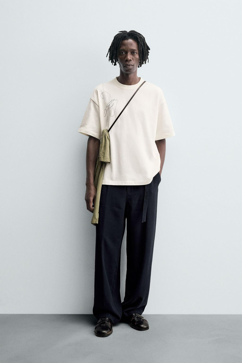 ZARA ФУТБОЛКА С ВЫШИВКОЙ И ФОТОПРИНТОМ, БЕЛЫЙ