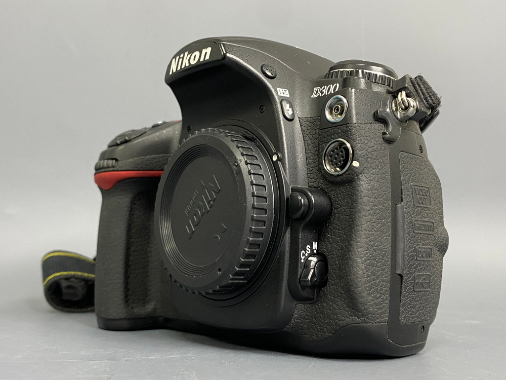 Nikon D300 54.000 кадров