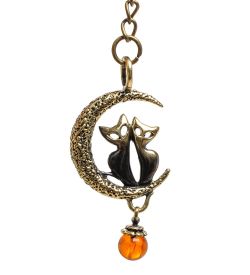 AM-1462 Брелок «Коты на луне» (латунь, янтарь)