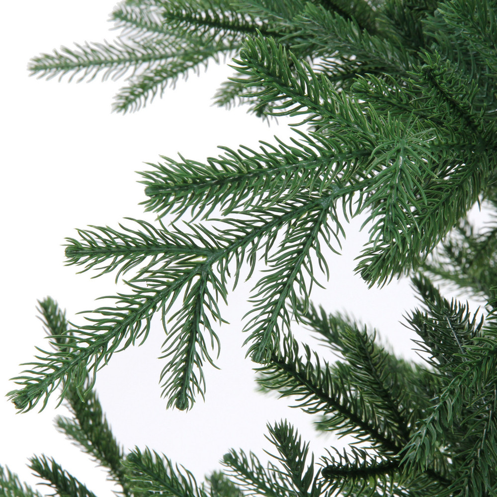 Ёлка «Королевская» 180 см резина (666 веток)
