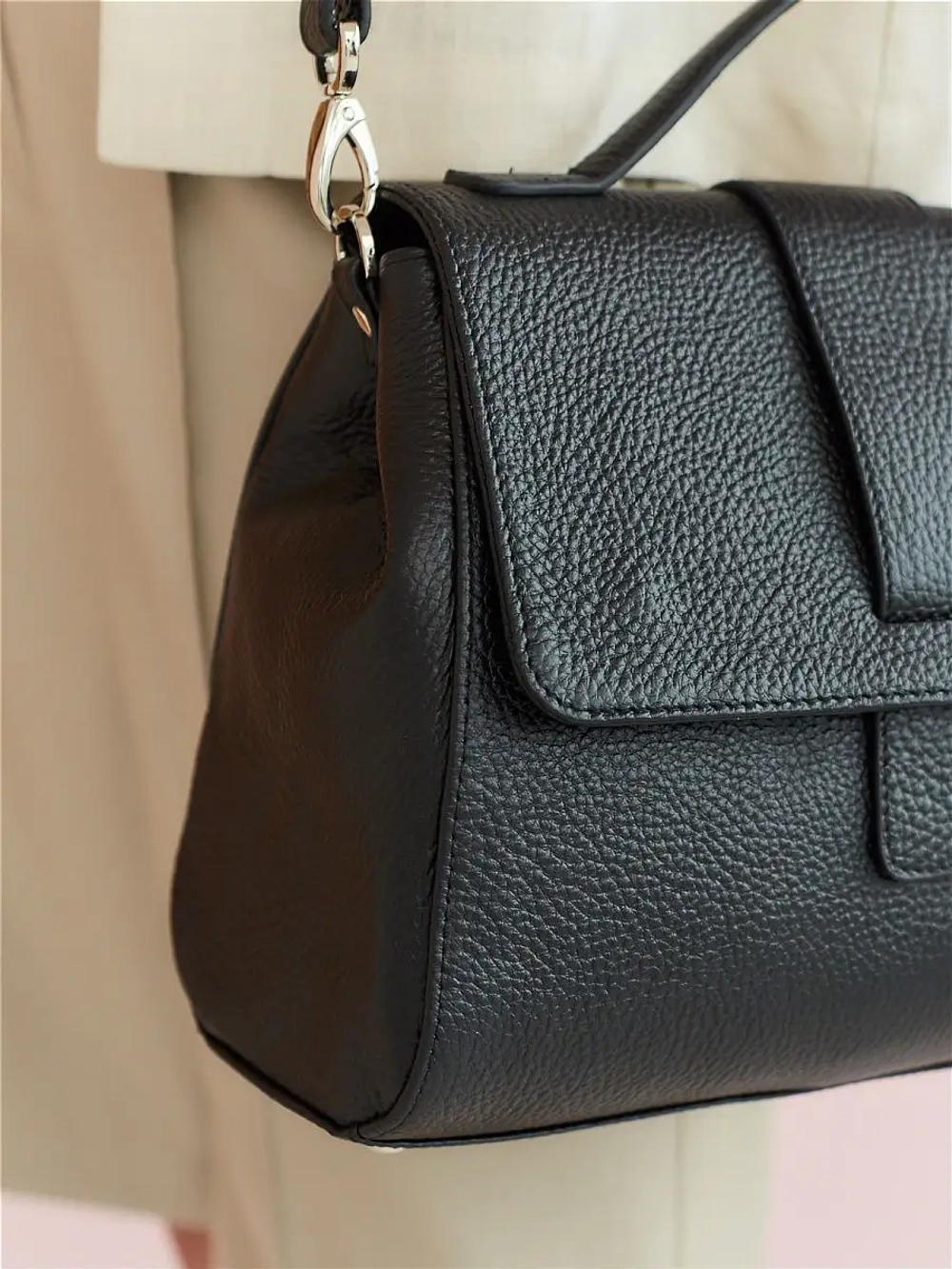 Сумка женская кросс боди через плечо на ремне из кожи  повседневная и деловая для женщины