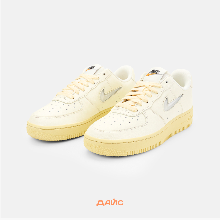 Кроссовки женские Nike Air Force 1 Low '07 LX 