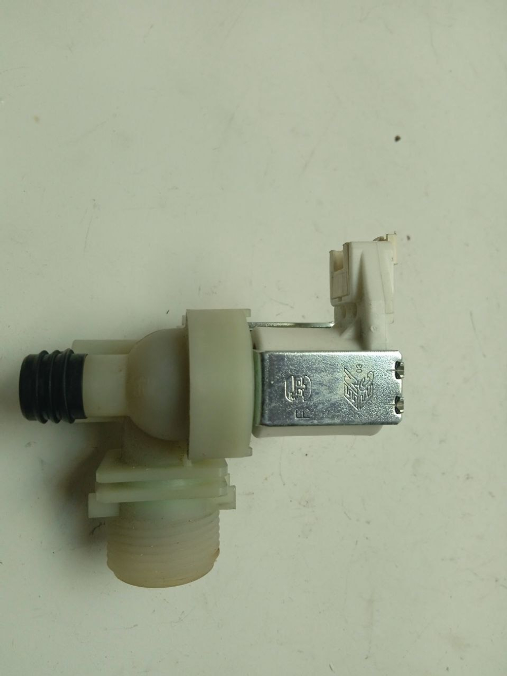 VMUF 501 B кт4 Клапан подачи воды к стиральным машинам 2x90 Indesit Ariston C00302311 б/у