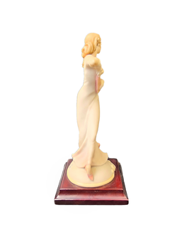 Статуэтка "Девушка с веером" Capodimonte