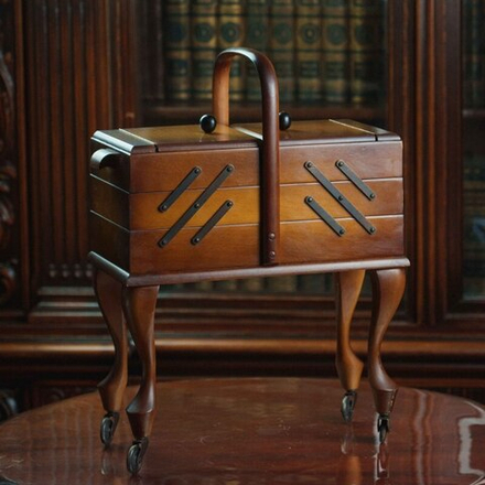 Винтажная швейная шкатулка-комод