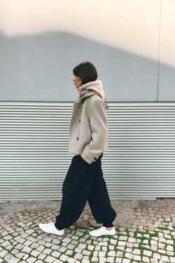 ZARA КОРОТКОЕ ПАЛЬТО С ВЫСОКИМ ВОРОТНИКОМ, БЕЖЕВЫЙ