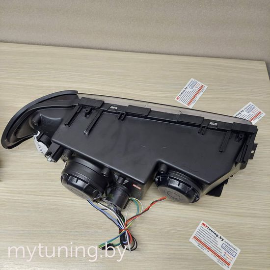 Передние фары 3D Angel Eyes для BMW 7 E38 (94-01) хромированные