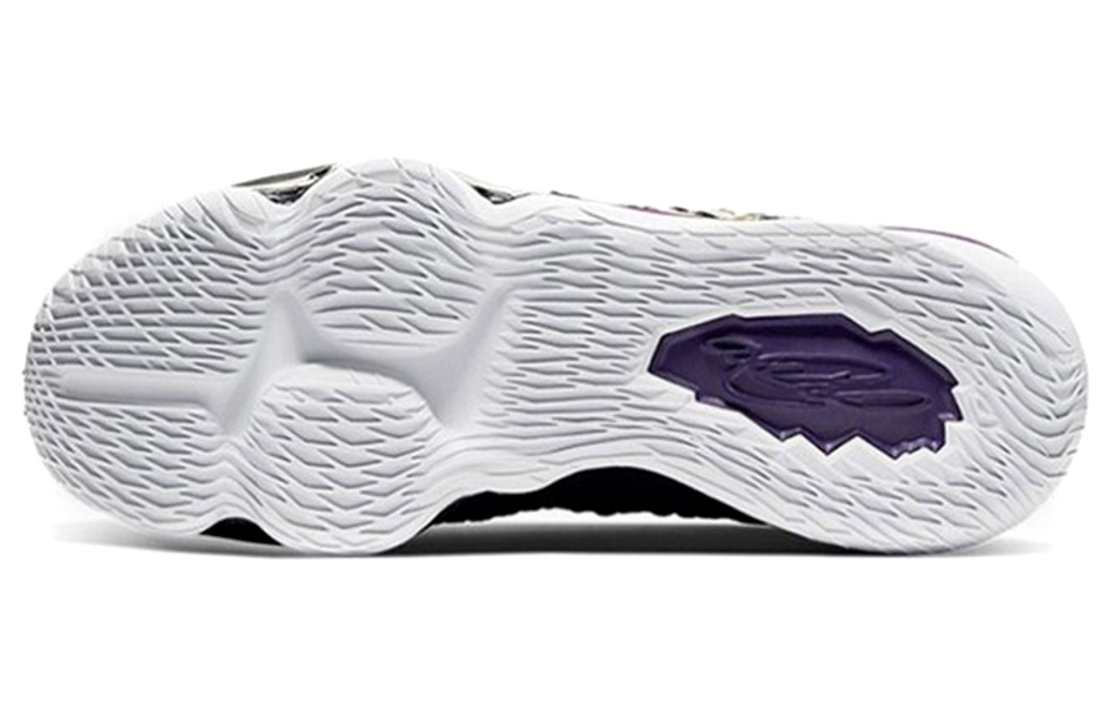 Кроссовки Nike Lebron 17