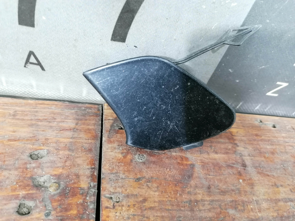 Заглушка буксировочного крюка Ford Focus 3 14-19 Б/У Оригинал 1879568