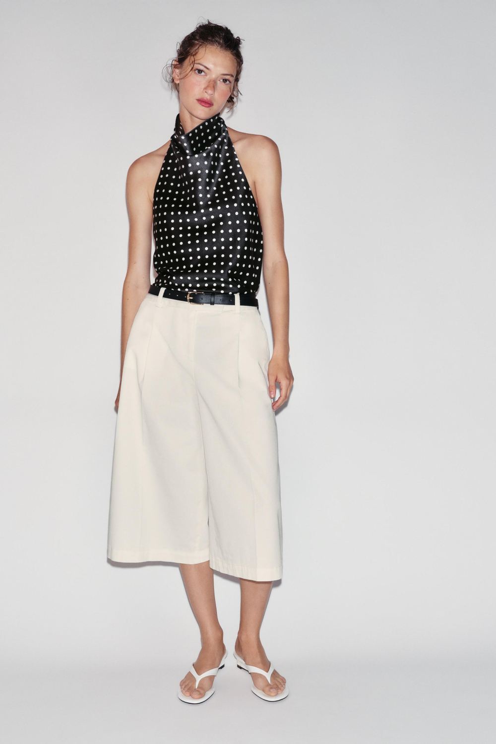 ZARA АТЛАСНЫЙ ТОП С ГОРЛОВИНОЙ ХАЛТЕР, ЧЕРНЫЙ/БЕЛЫЙ