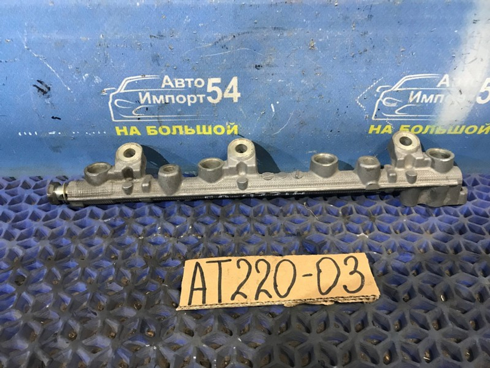 Топливная рейка TOYOTA AVENSIS 1999