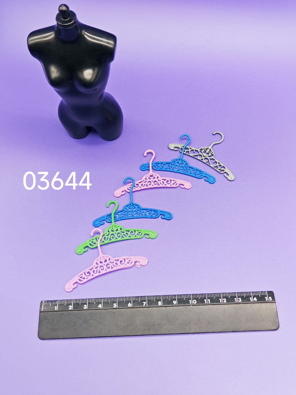 Аксессуар для куклы Барби винтаж - лот вешалок 03644