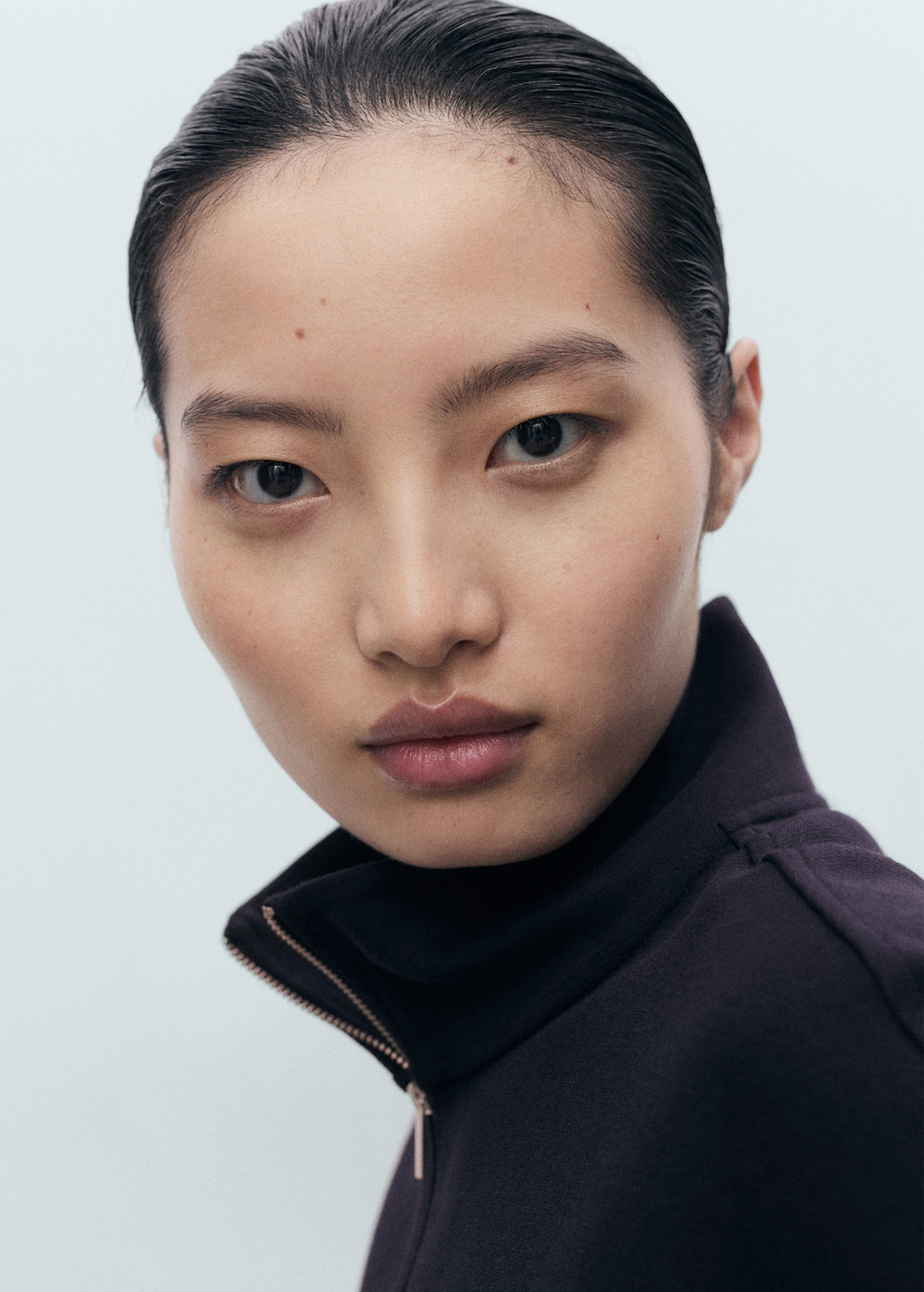 Толстовка с высоким воротником и молнией