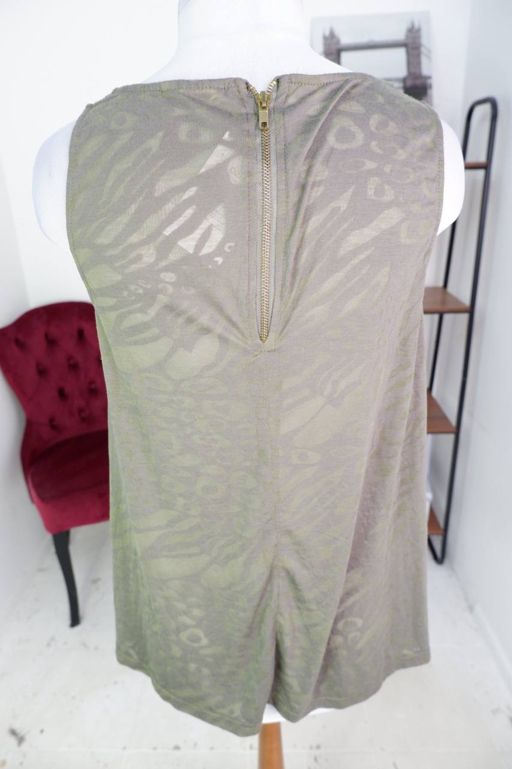 Топ для активных будней, визуально на 48 размер