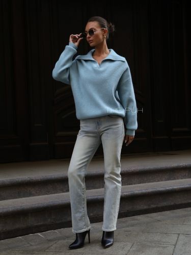 Голубой шерстяной свитер с откидным воротником