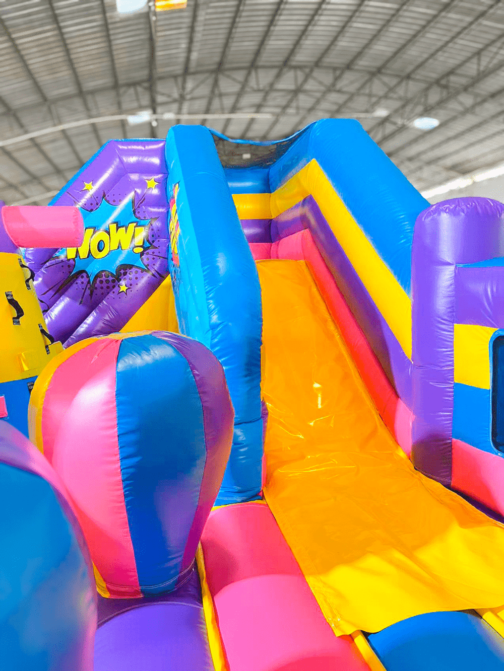 Коммерческий надувной батут «Комиксы 2» 7*5*3 м