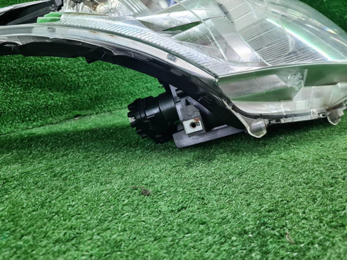 Битая Фара правая Suzuki Swift 4 (2011-2013) галоген