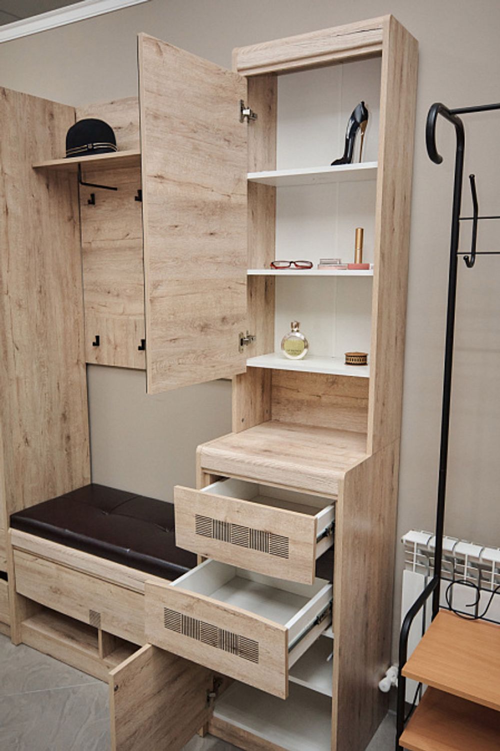 Монца Тумба с зеркалом