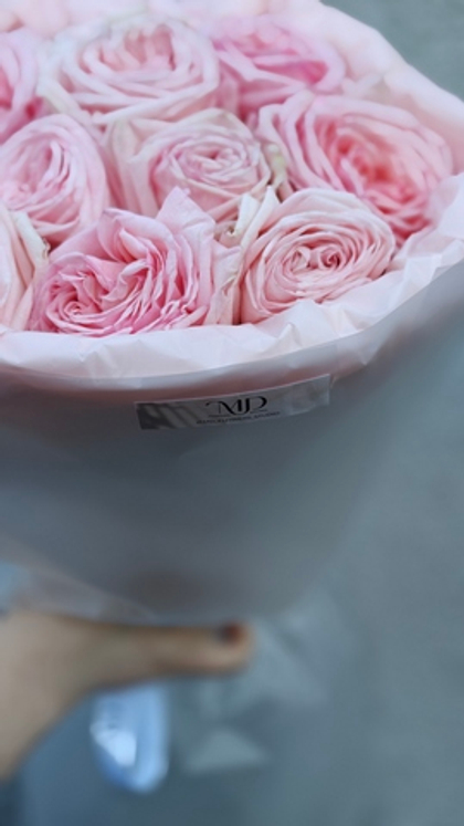 Нежный букет с пионовидной розой Пинк О'Хара