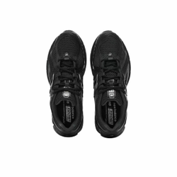 New Balance 1906R "Triple Black"