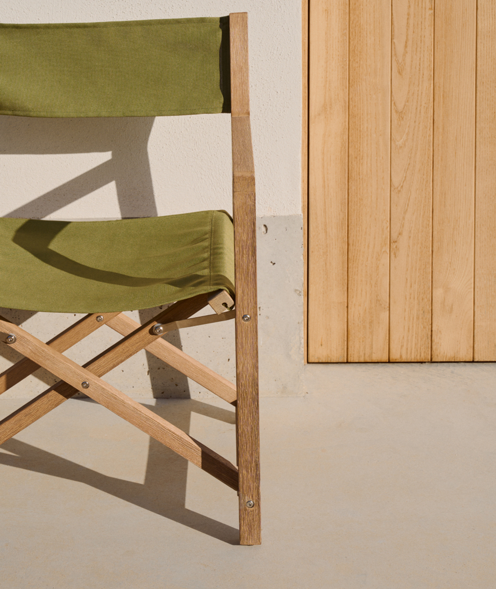 Складной стул Vilara для улицы из акации и текстиля зеленого цвета