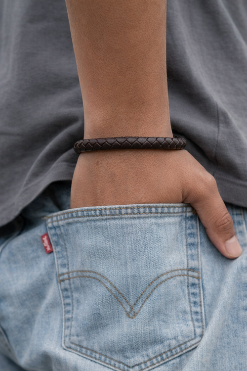 Мужской кожаный браслет коричневый