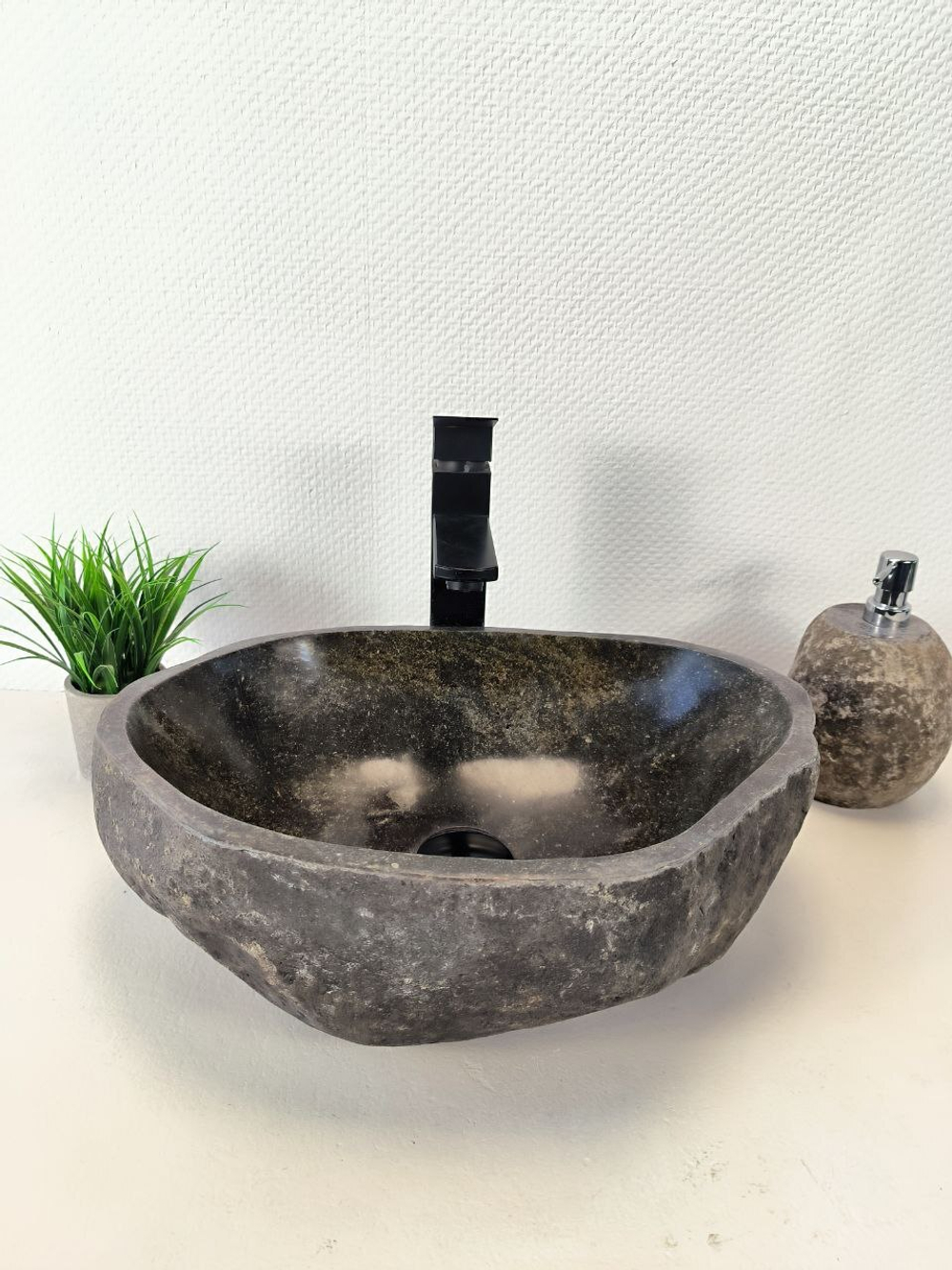 Раковина из речного камня RS-65964 45х31х15 из натурального камня