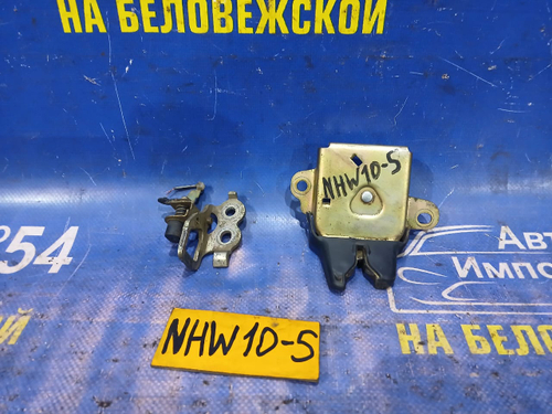 Замок багажника TOYOTA PRIUS 1998